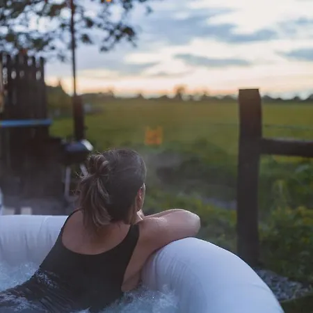 The Horrrsebox Tinyhouse Glamping *