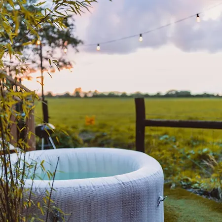 Kemping The Horrrsebox Tinyhouse Glamping Garadice