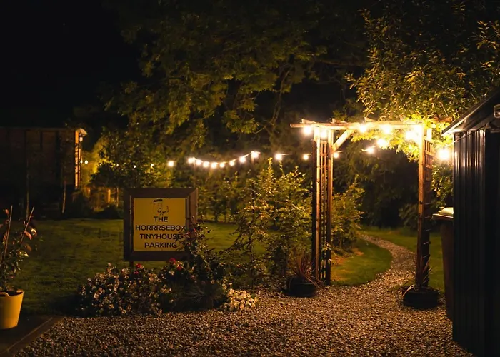 Camping The Horrrsebox Tinyhouse Glamping Garadice
