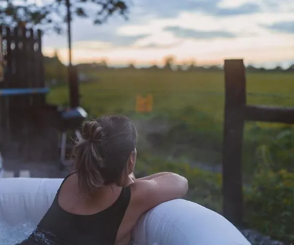 The Horrrsebox Tinyhouse Glamping *