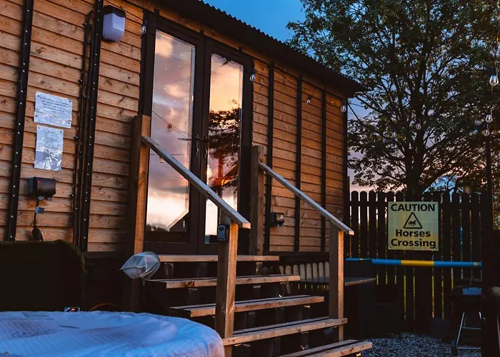 The Horrrsebox Tinyhouse Glamping *